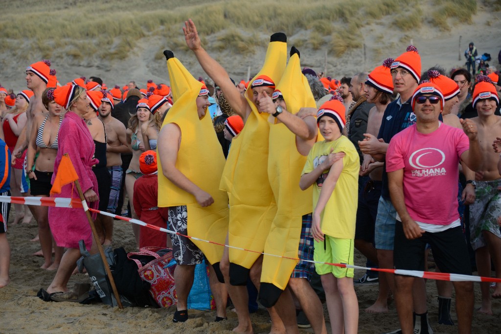 ../Images/Nieuwjaarsduik Nederzandt 2015 030.jpg